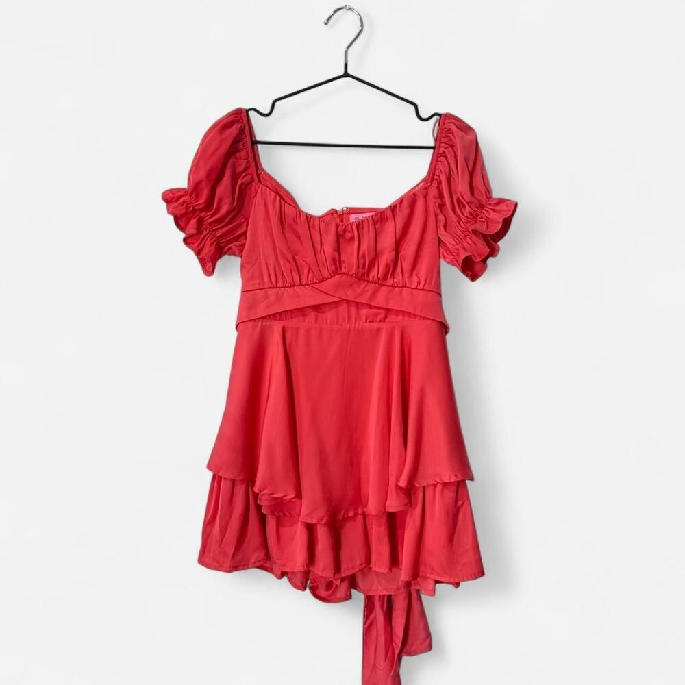 NWT coral tiered mini romper by Francesca’s with ruffled sleeves